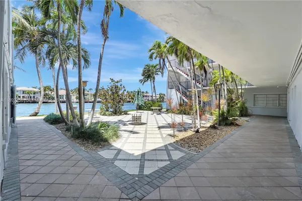 $2,300 | 2200 South Ocean Drive, Unit N116, Hollywood, FL 33019