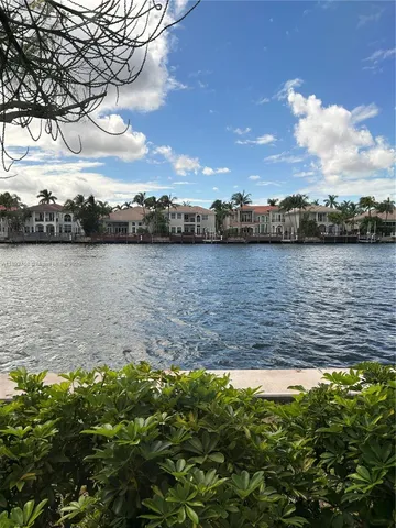 $3,000 | 2200 South Ocean Drive, Unit N116, Hollywood, FL 33019