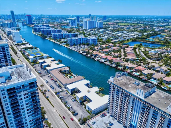 $2,300 | 2200 South Ocean Drive, Unit N116, Hollywood, FL 33019