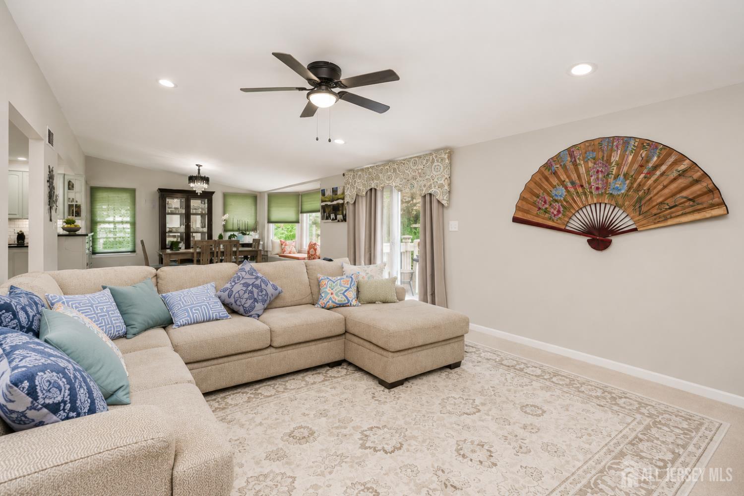 90 Farms Rd Circle East Brunswick, NJ 08816 - Photo 13 of 39