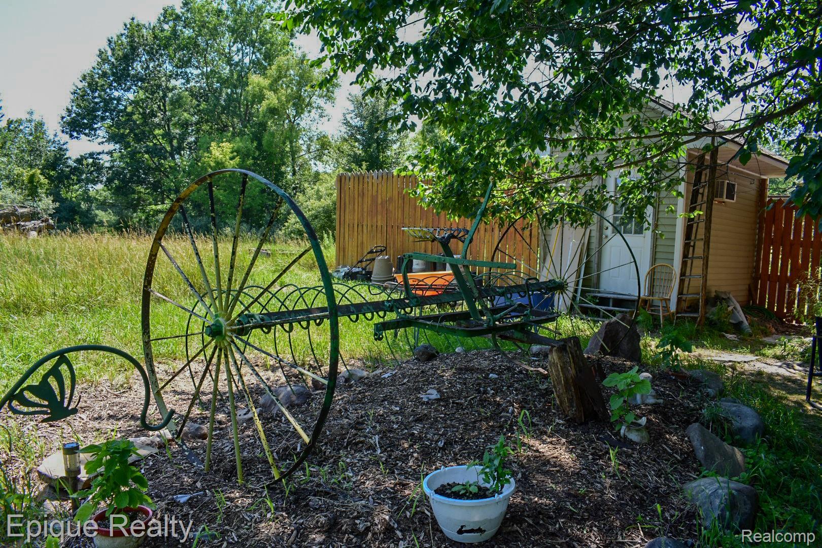 300 West Dewey Road Owosso, MI 48867 - Photo 6 of 15 300 W Dewey-03.jpg
