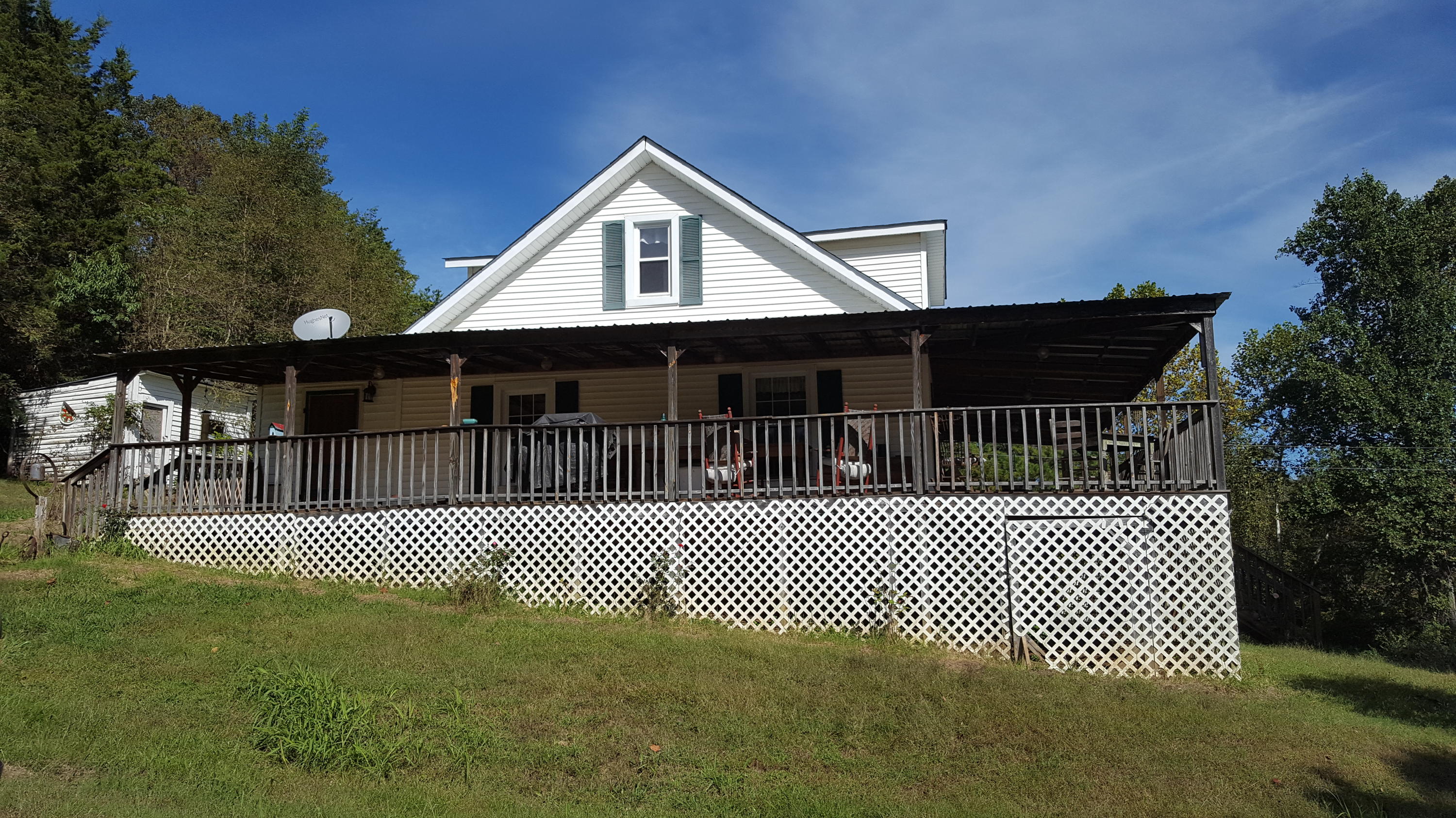 2795 Dundee Road Huddleston, VA 24104 - Photo 1 of 13 Primary