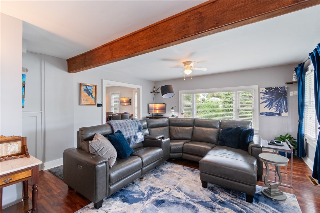 7128 Lake Bluff Road Wolcott, NY 14590 - Photo 16 of 43 Large open living room
