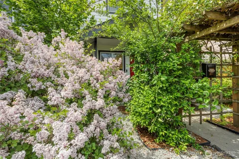 $489,950 | 1912 Martin Luther King Junior Way, Tacoma, WA 98405