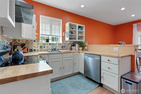 $489,950 | 1912 Martin Luther King Junior Way, Tacoma, WA 98405