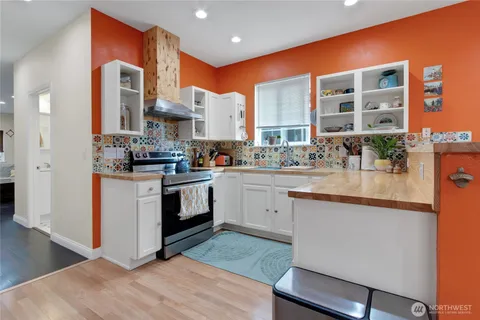$489,950 | 1912 Martin Luther King Junior Way, Tacoma, WA 98405