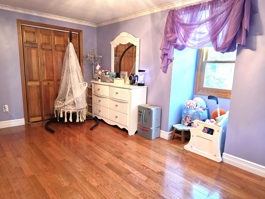 142 Dudley Road Templeton, MA 01468 - Photo 9 of 25