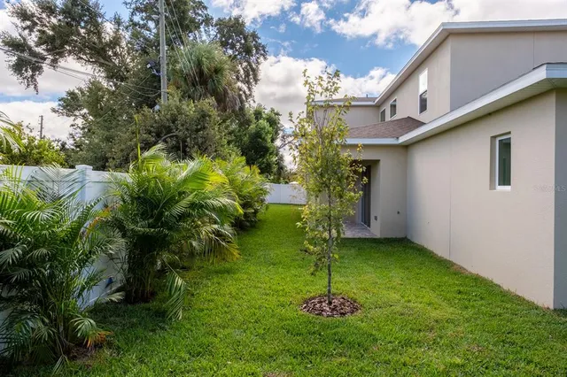 $869,900 | 250 Larocca Court, Palm Harbor, FL 34683