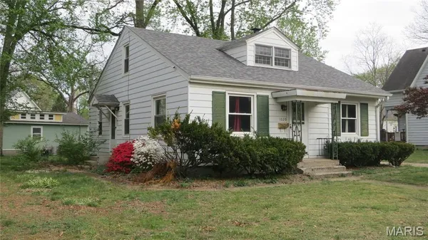 $160,000 | 1020 Troy Road, Edwardsville, IL 62025