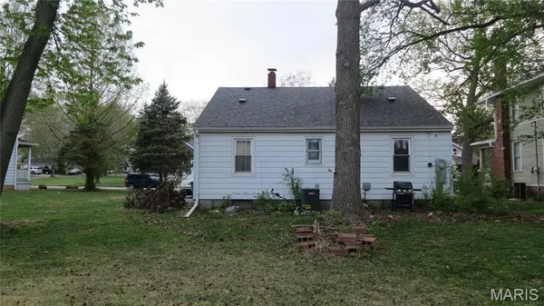$160,000 | 1020 Troy Road, Edwardsville, IL 62025