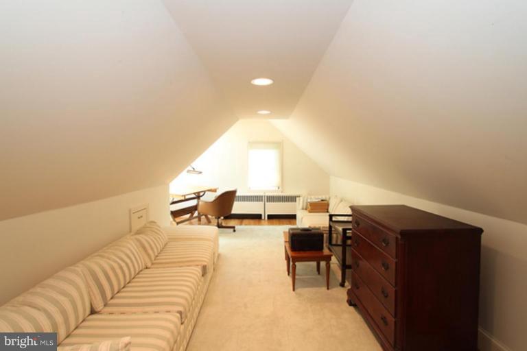 8014 Glendale Road Chevy Chase, MD 20815 - Photo 16 of 20 Office / Playroom