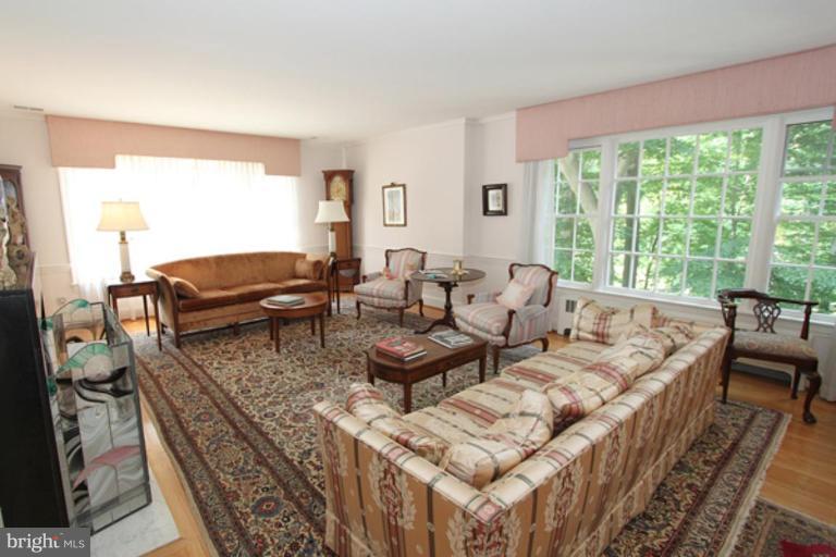 8014 Glendale Road Chevy Chase, MD 20815 - Photo 4 of 20 Living Room