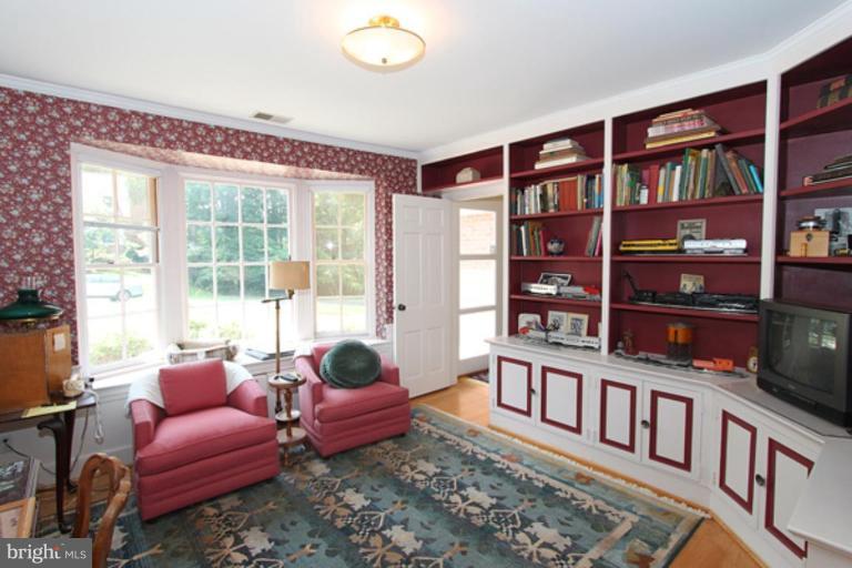 8014 Glendale Road Chevy Chase, MD 20815 - Photo 10 of 20 Library