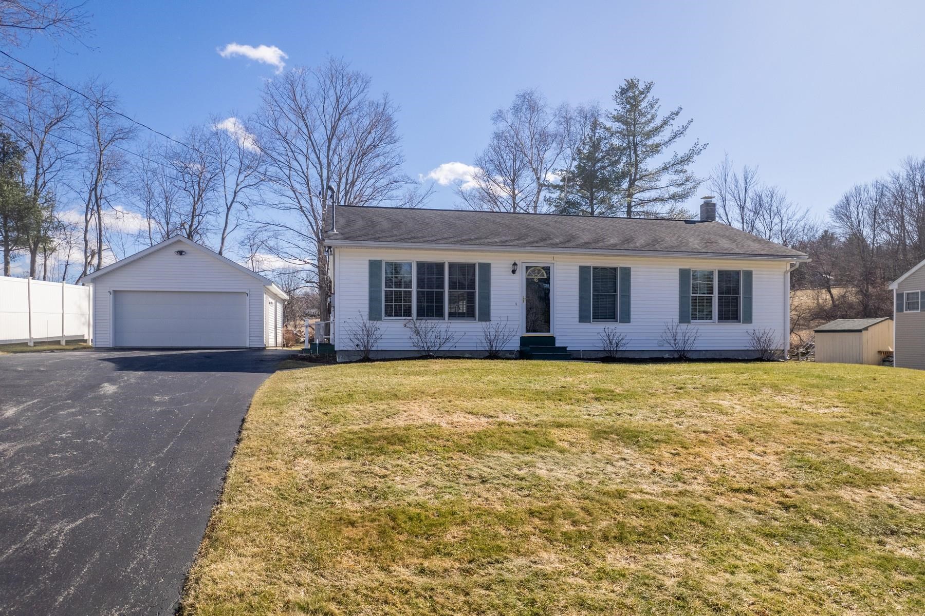 46 Stoneridge Drive Rutland, VT 05701 - Photo 3 of 28