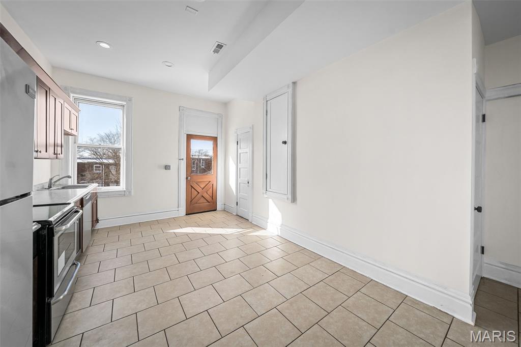 2028 Russell Boulevard, Unit 2F St. Louis, MO 63104 - Photo 11 of 23