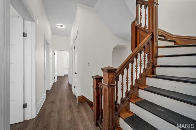 $1,850 | 2028 Russell Boulevard, Unit 2F, St. Louis, MO 63104