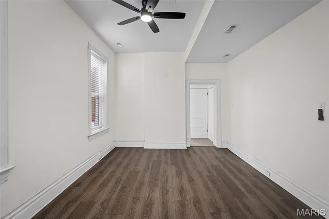 $1,850 | 2028 Russell Boulevard, Unit 2F, St. Louis, MO 63104