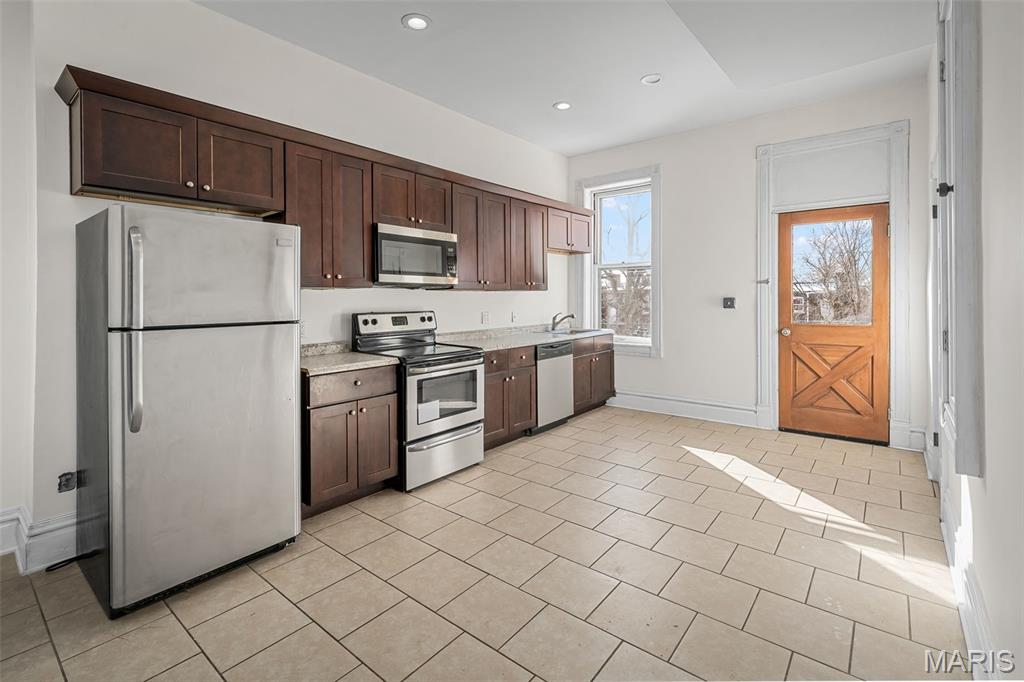 2028 Russell Boulevard, Unit 2F St. Louis, MO 63104 - Photo 9 of 23