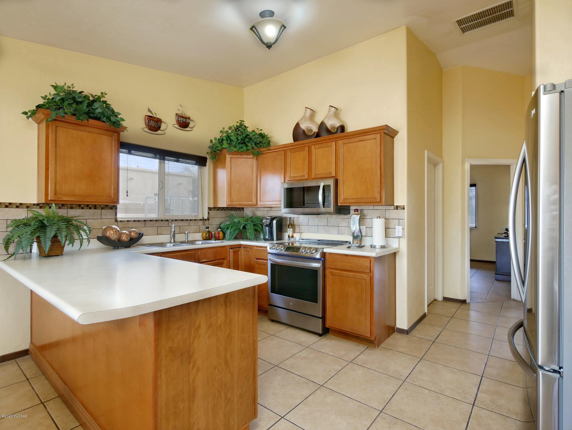 48 Circulo Verdugo Rio Rico, AZ 85648 - Photo 10 of 26