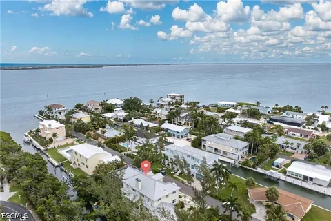 $1,749,000 | 793 Jungle Queen Way, Longboat Key, FL 34228