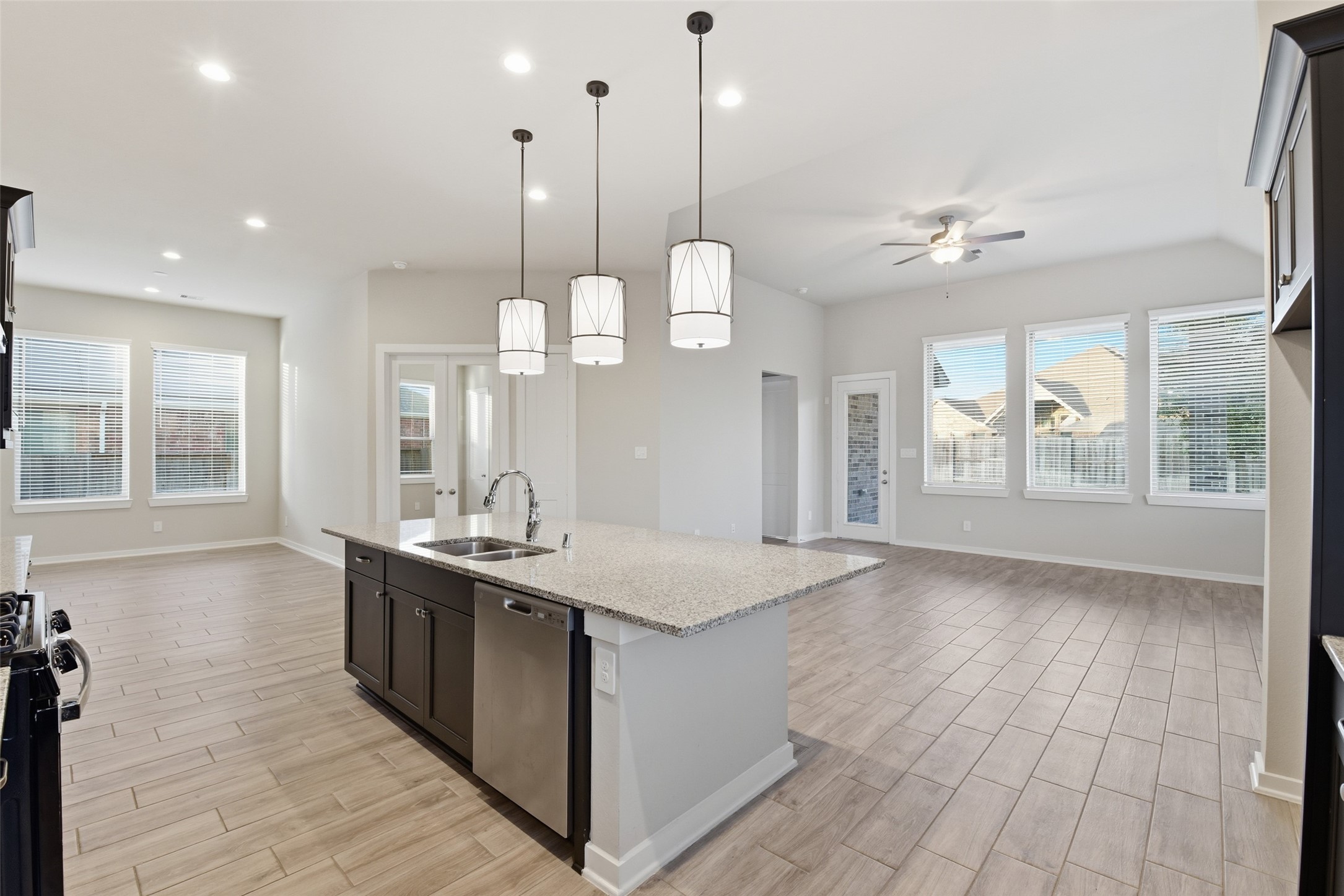 9515 Willard Drive Rosharon, TX 77583 - Photo 25 of 40