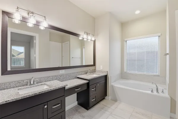 $2,600 | 9515 Willard Drive, Manvel, TX 77583