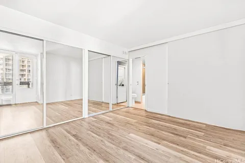$320,000 | 444 Nāhua Street, Unit 805, Honolulu, HI 96815