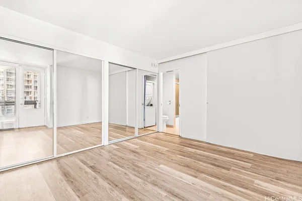 $350,000 | 444 Nāhua Street, Unit 805, Honolulu, HI 96815