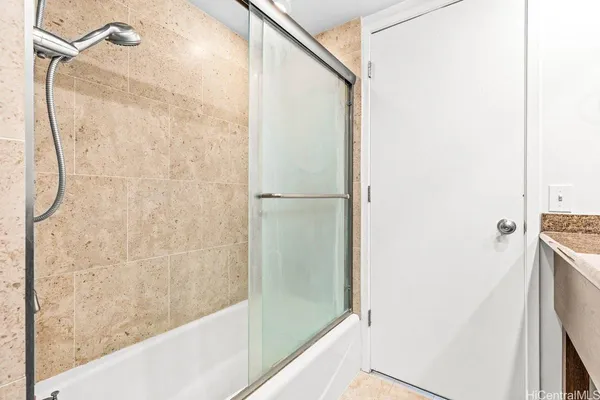 $350,000 | 444 Nāhua Street, Unit 805, Honolulu, HI 96815