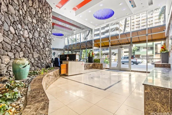 $350,000 | 444 Nāhua Street, Unit 805, Honolulu, HI 96815