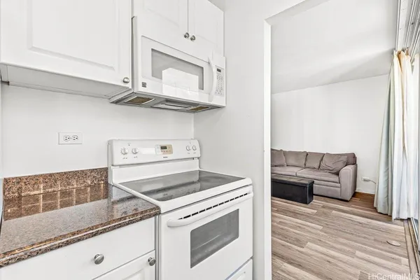 $350,000 | 444 Nāhua Street, Unit 805, Honolulu, HI 96815