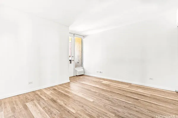 $350,000 | 444 Nāhua Street, Unit 805, Honolulu, HI 96815