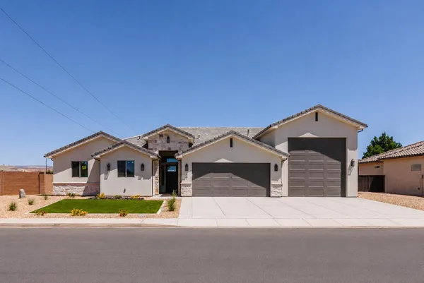 $820,000 | 37 Antone Way, Washington, UT 84780