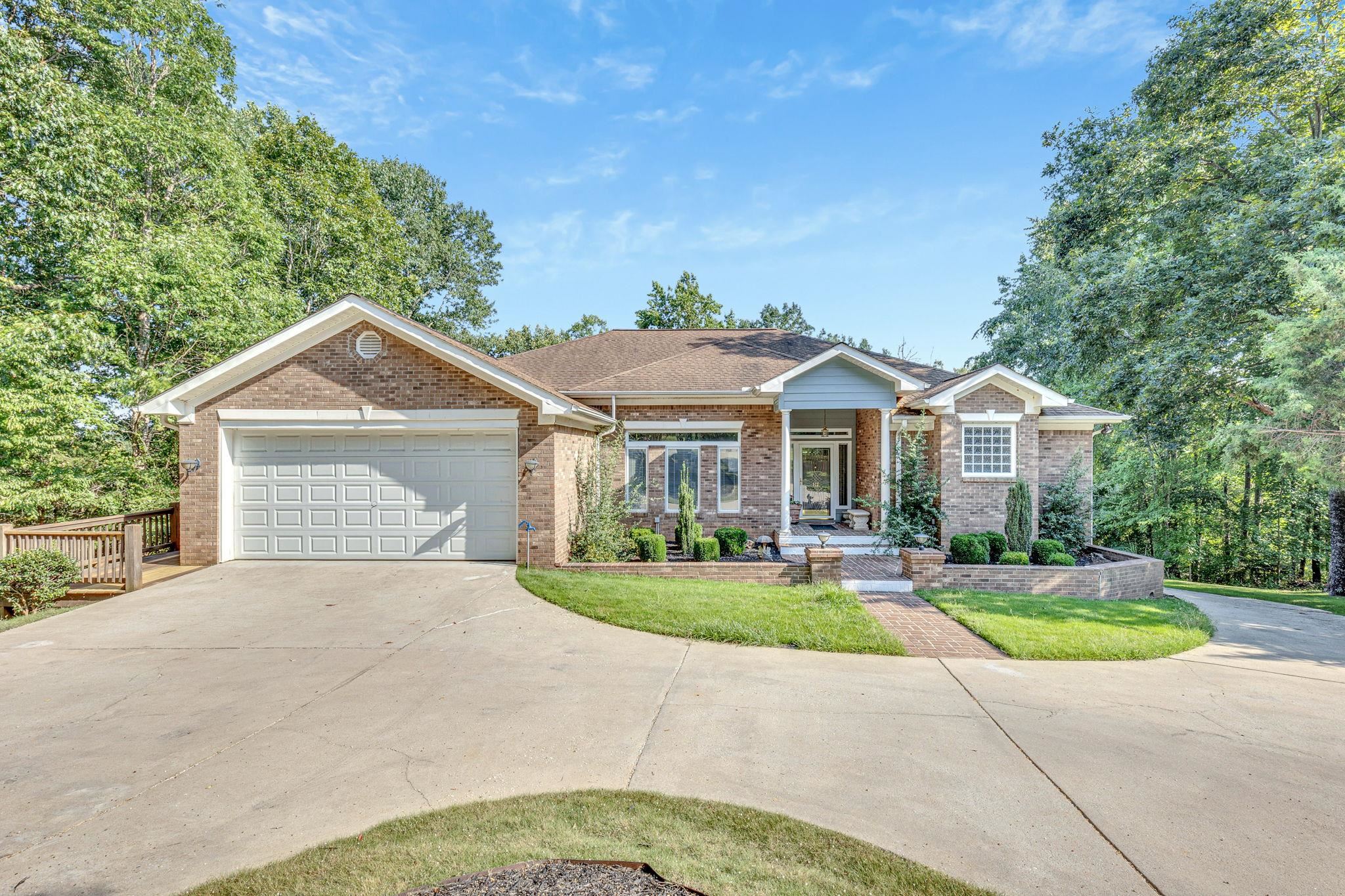 117 Lakewood Court Inman, SC 29349 - Photo 1 of 33 Gallery Image 1