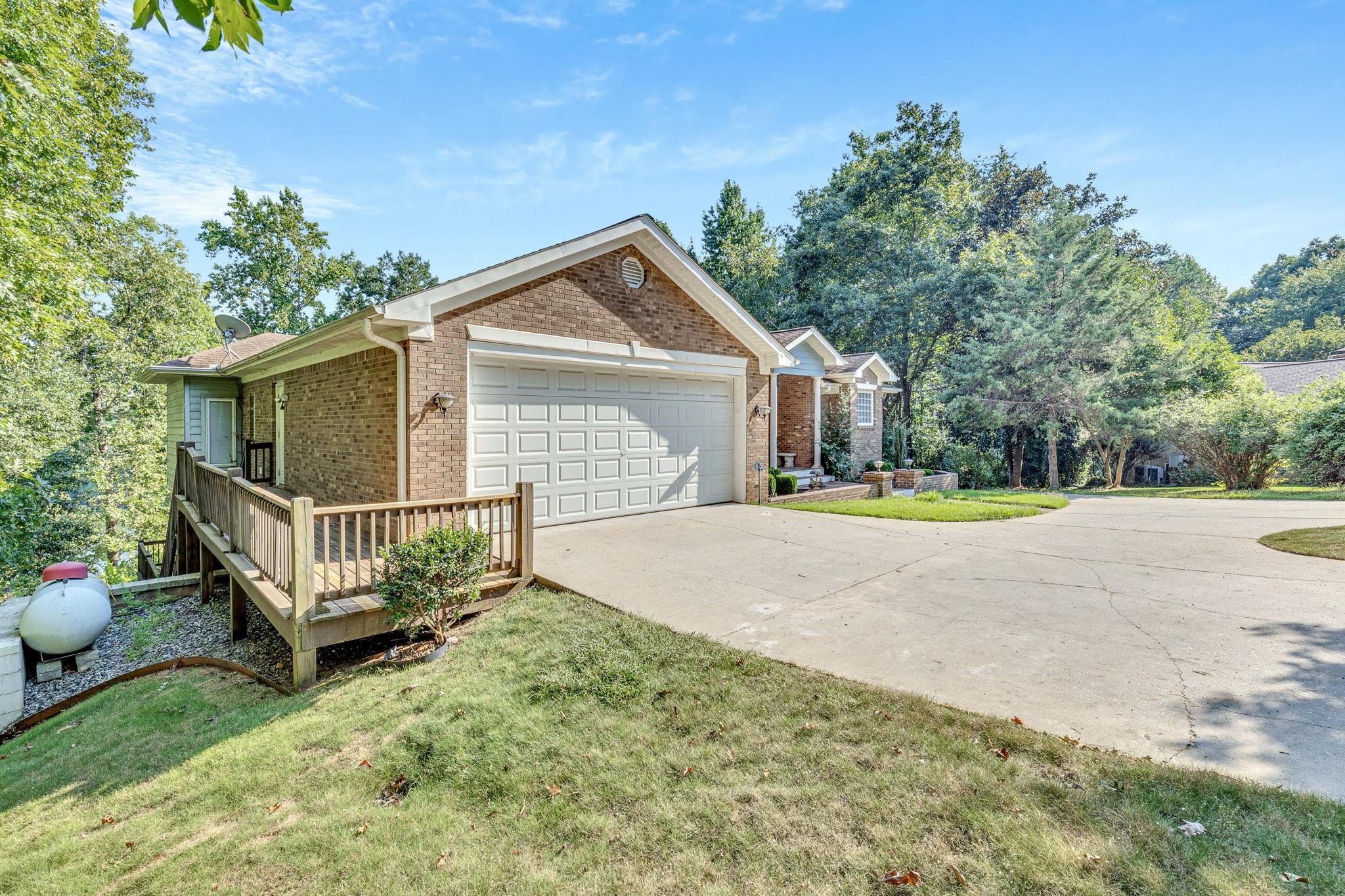 117 Lakewood Court Inman, SC 29349 - Photo 8 of 33 Gallery Image 8