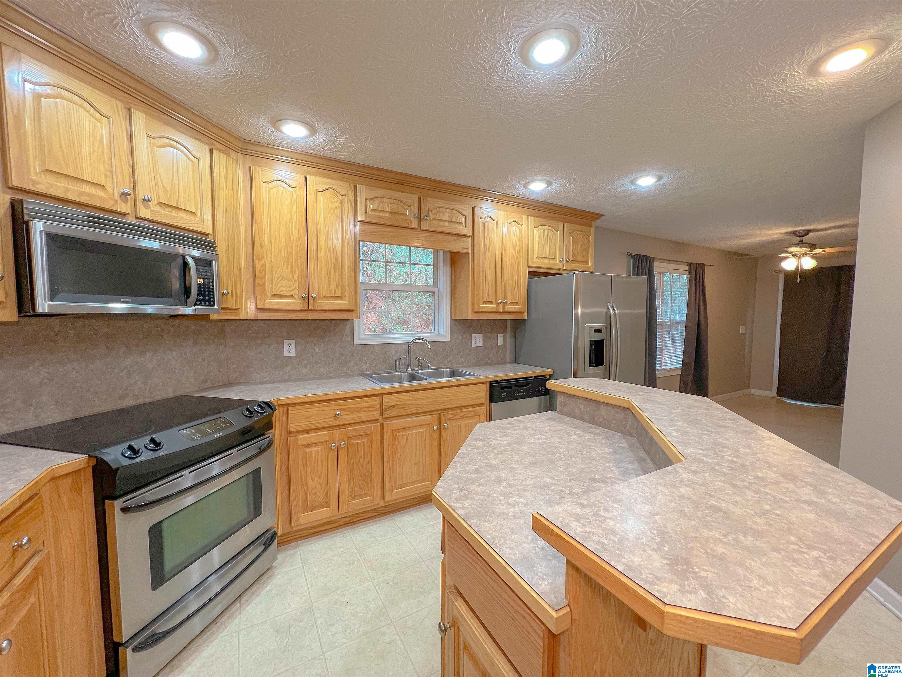 242 Foxley Road Anniston, AL 36205 - Photo 4 of 41