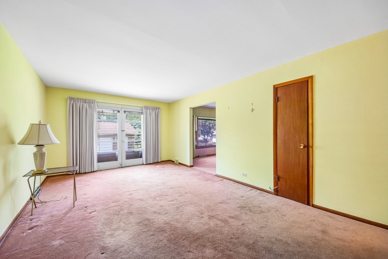 418 Highland Road Willowbrook, IL 60527 - Photo 7 of 44