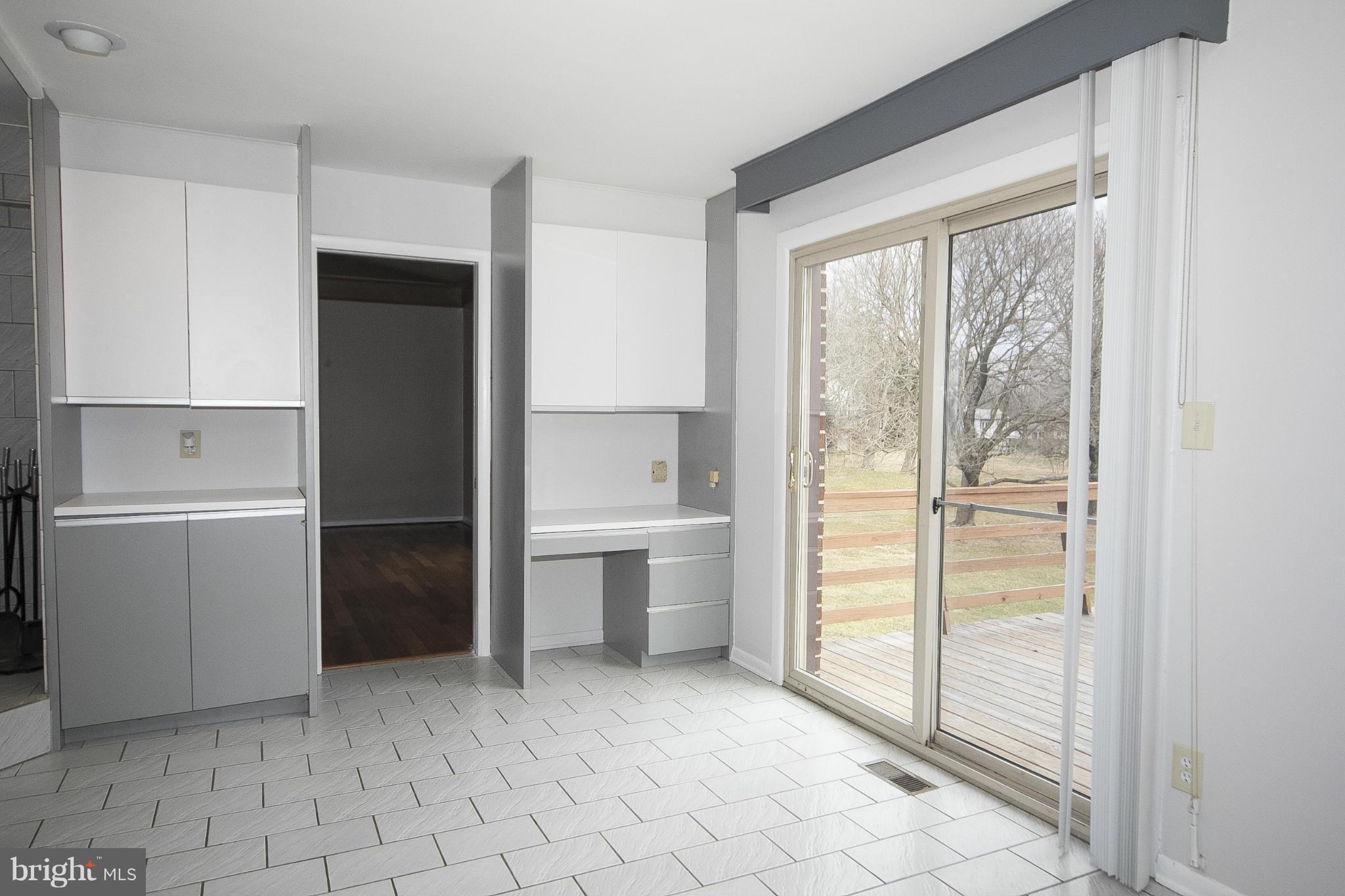 7201 Denberg Road Baltimore, MD 21209 - Photo 11 of 30 Kitchen