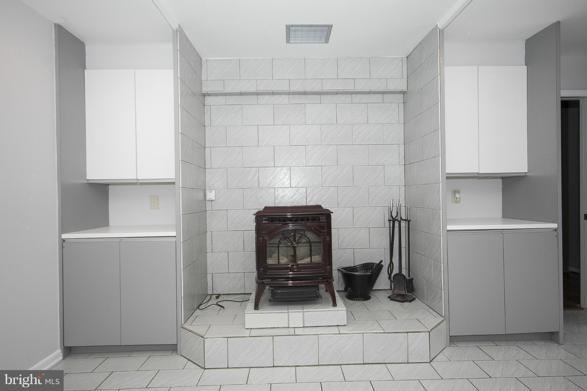 7201 Denberg Road Baltimore, MD 21209 - Photo 13 of 30 Family Room
