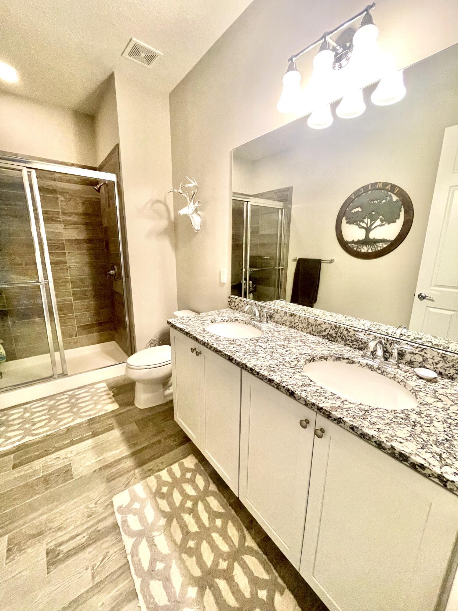 1127 Dakota Drive Jupiter, FL 33458 - Photo 14 of 25 2nd Bath