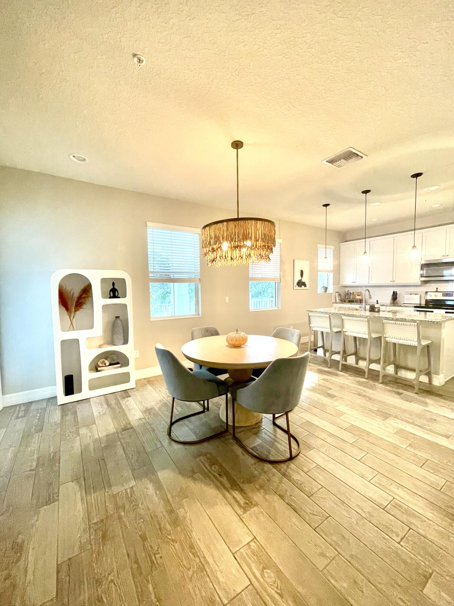 1127 Dakota Drive Jupiter, FL 33458 - Photo 3 of 25 Dining