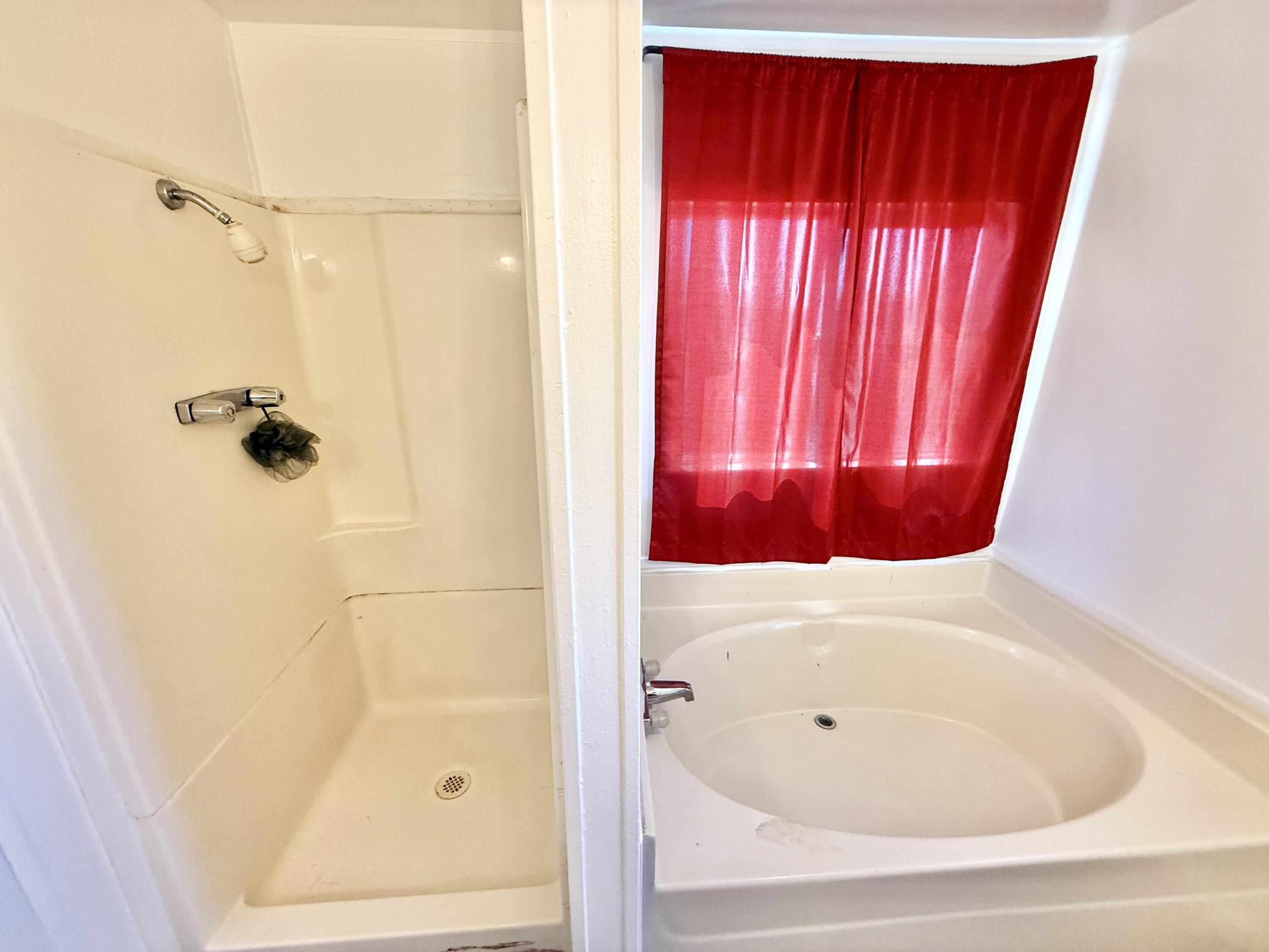 900 East Rankin Road, Unit 3 Tulare, CA 93274 - Photo 8 of 20 master bath