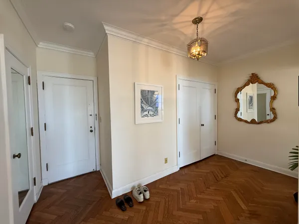 $4,495 | 925 East Wells Street, Unit 716, Milwaukee, WI 53202