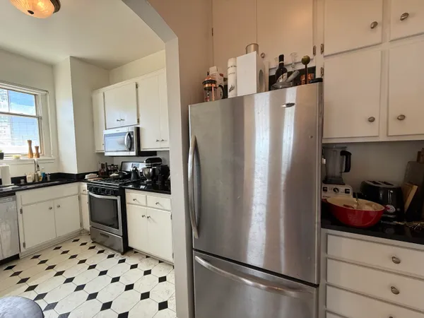 $4,995 | 925 East Wells Street, Unit 716, Milwaukee, WI 53202