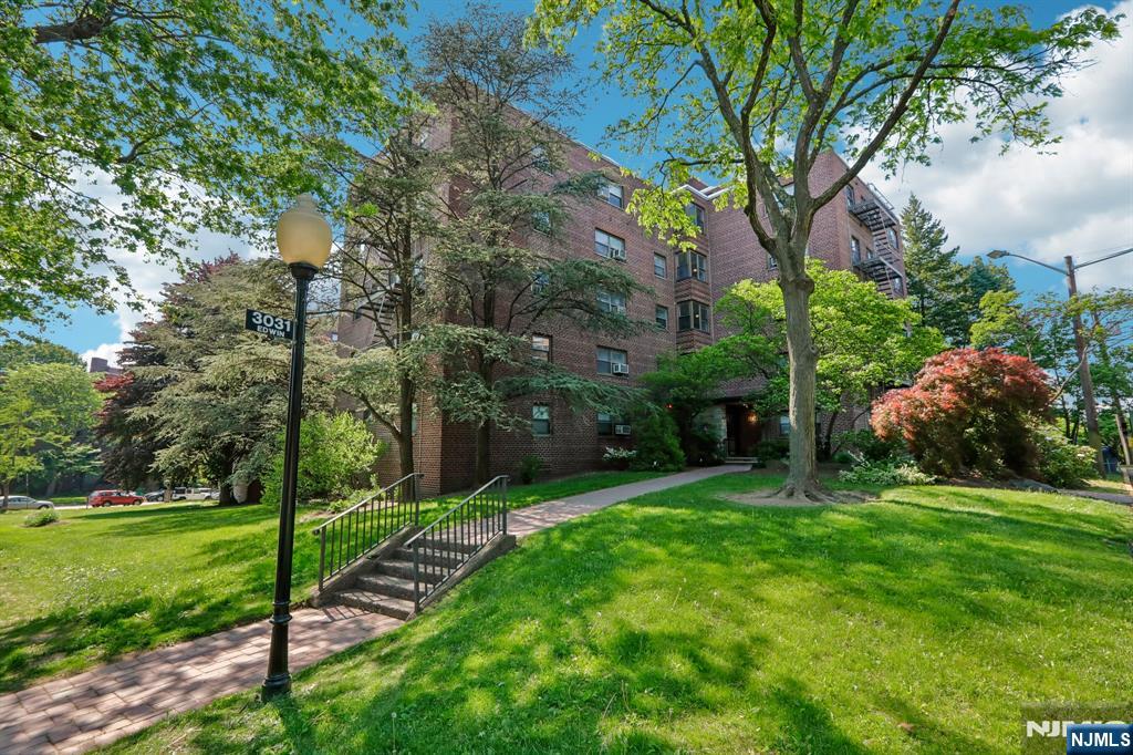 3031 Edwin Avenue, Unit 4H Fort Lee, NJ 07024 - Photo 1 of 33