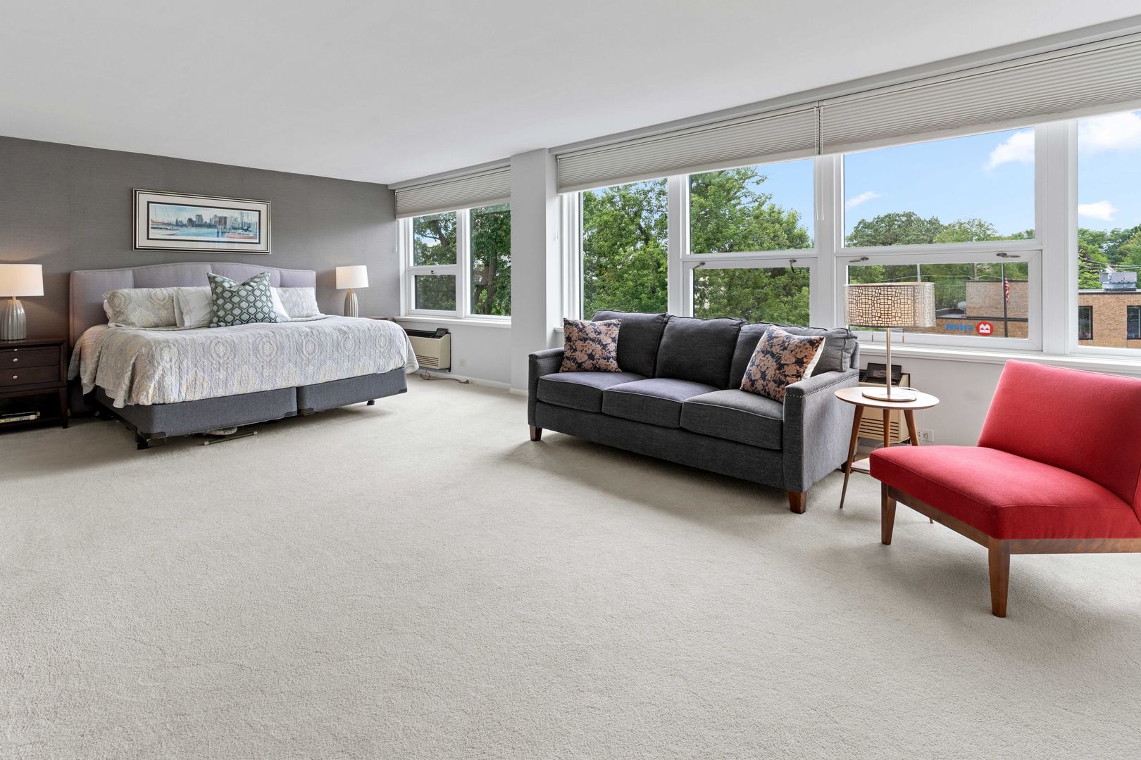 1630 Sheridan Road, Unit 4M Wilmette, IL 60091 - Photo 19 of 39 a living room with furniture and a large window