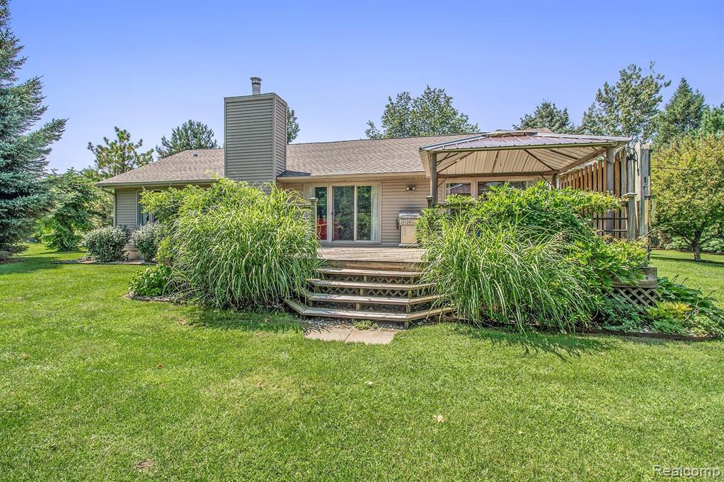 3587 Cedar Lake Road Howell, MI 48843 - Photo 4 of 38