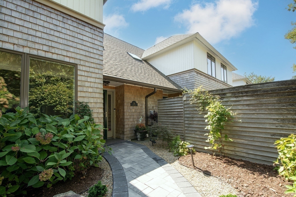 16 Ladds Way, Unit 16 Scituate, MA 02066 - Photo 4 of 40
