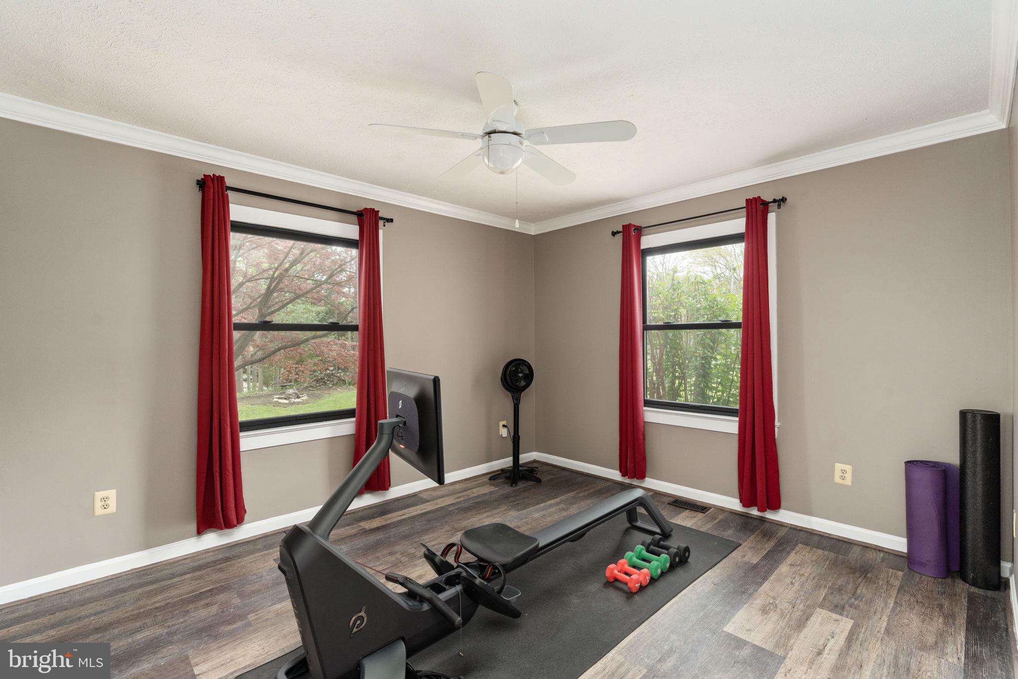 4098 Mountain Road Haymarket, VA 20169 - Photo 23 of 49 a living room with furniture and a window