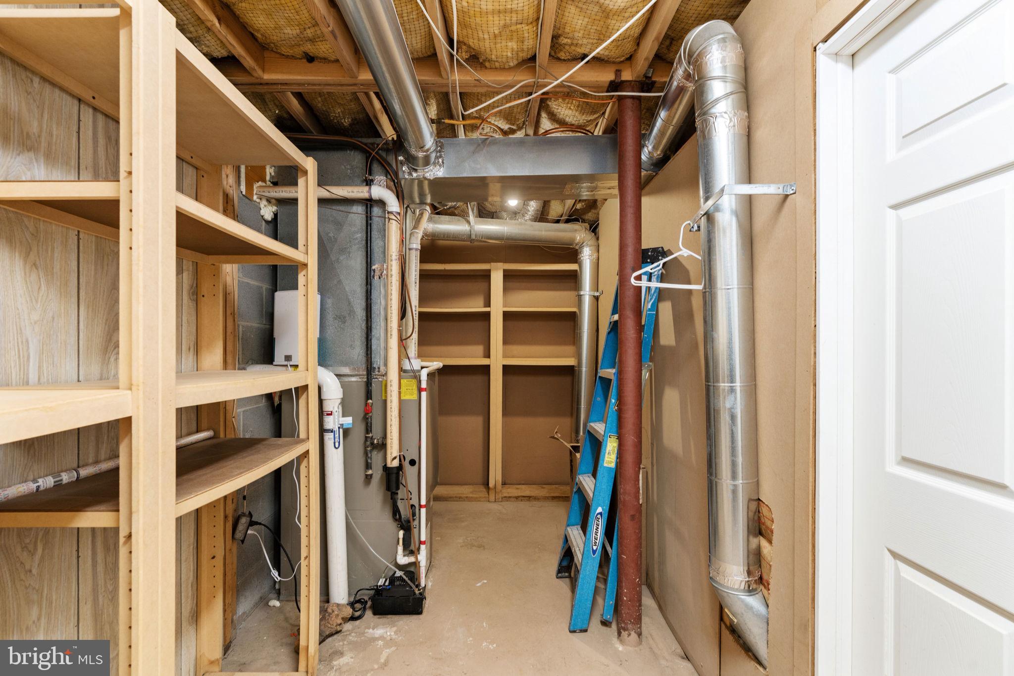 4098 Mountain Road Haymarket, VA 20169 - Photo 36 of 49 a view of an entryway with a room